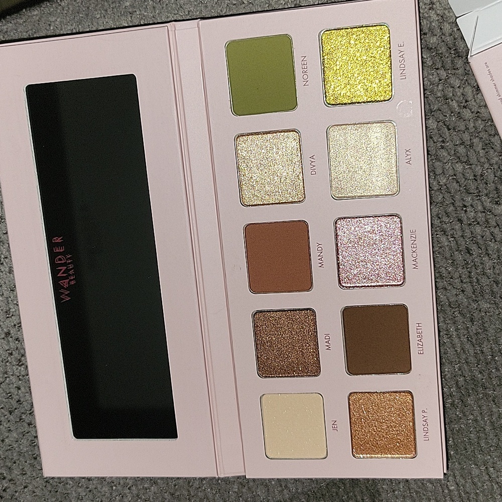 NEW Wander Trailblazer eyeshadow pallete